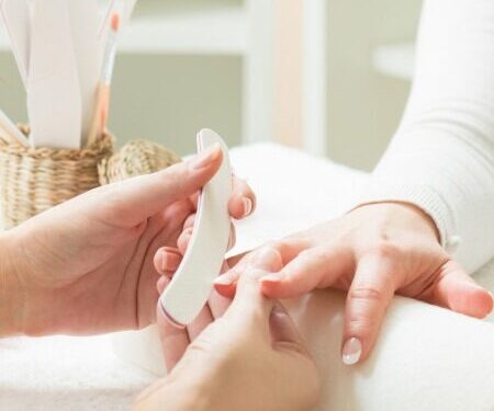 Top 4 benefits of nail extension course