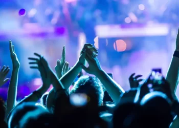 4 reasons for going for the playback singer booking in India