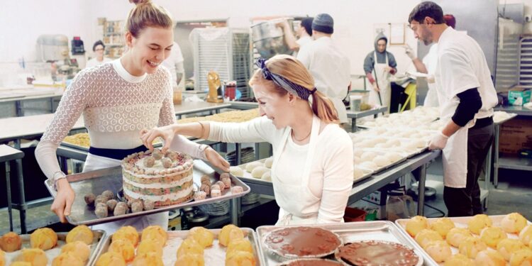 What Are the Benefits of Enrolling in a Baking School?