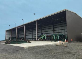 Steel frame agricultural buildings