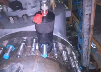 Flange maintenance services